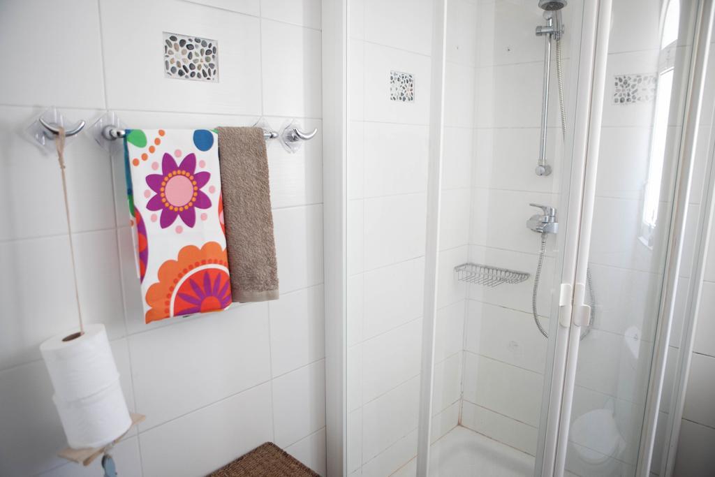 Aquarian Beachfront Apartment Lárnaka Kültér fotó