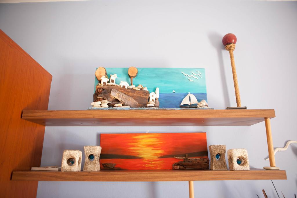 Aquarian Beachfront Apartment Lárnaka Kültér fotó