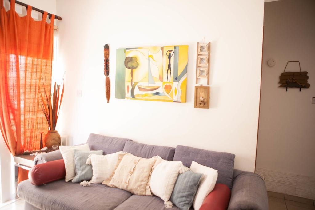 Aquarian Beachfront Apartment Lárnaka Kültér fotó