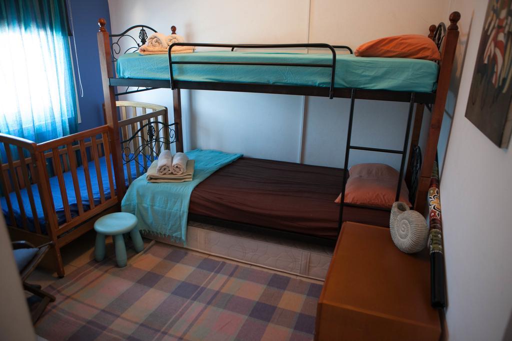 Aquarian Beachfront Apartment Lárnaka Kültér fotó
