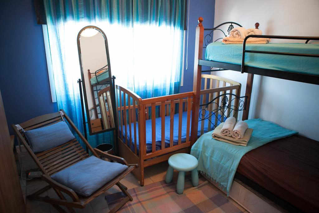 Aquarian Beachfront Apartment Lárnaka Kültér fotó